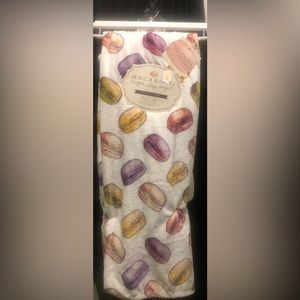 BMWT Macroon Shop blanket with Macarons oversized throw 60x70